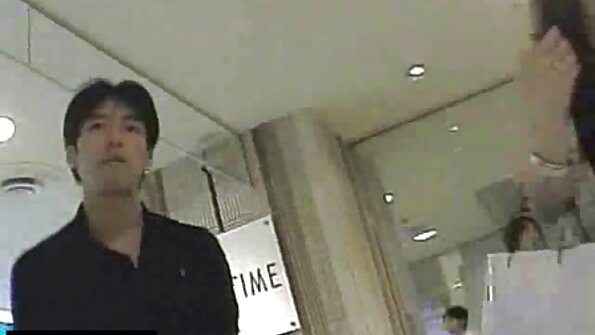 예쁜 갈색 머리 이다 moaning 부터 즐거움